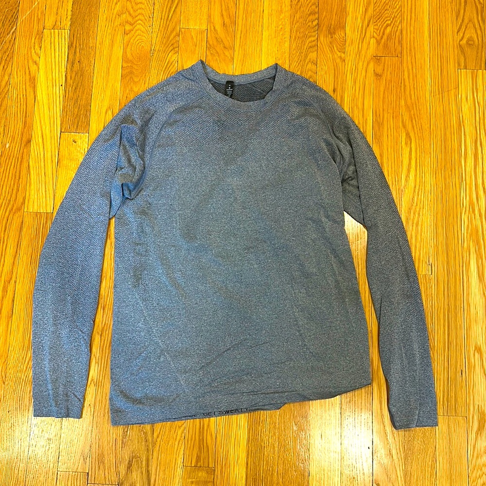 lululemon size medium long sleeve dri fit t-shirt